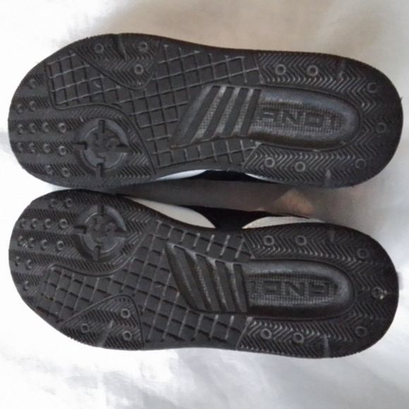 AND1 sneaker white/black/blue size 3 youth - Picture 9 of 15